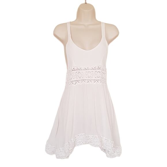 NEW LF Native Rose White V Neck Crochet Boho Halter Neck Mini Dress Size 4 - Picture 1 of 9